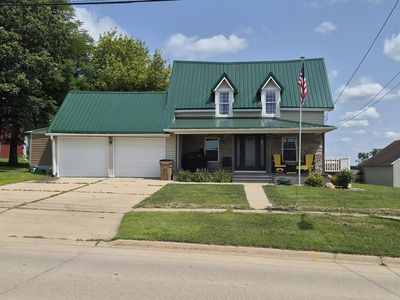 516 Commercial St