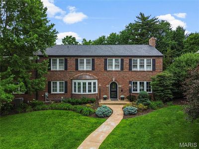 98 Lake Forest Dr