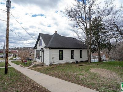 1305 & 1307 McDonald St