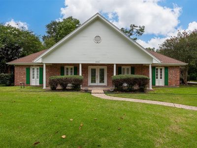 2226 Chasse Bend St