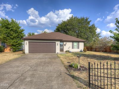 1919 Chris Ln