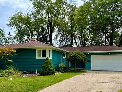 272 Woodmere Dr