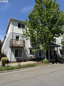 217 NE 146th Ave APT 4