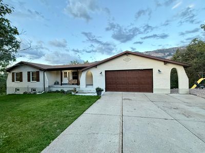 2127 E 5950 N