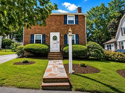 37 Nahanton Ave