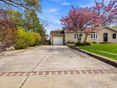 46 Lafayette Drive