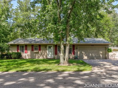 1323 Floral St