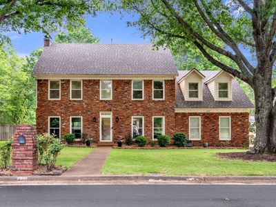 690 Rolling Oaks Ln