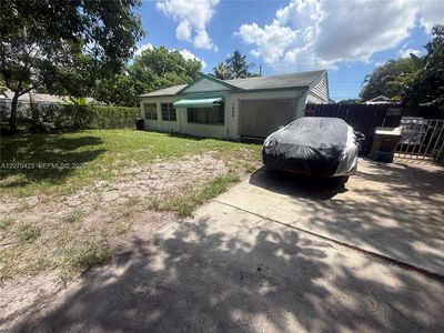 1464 SW 28th Way