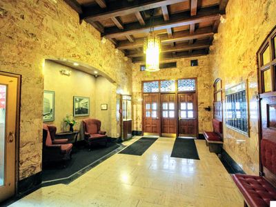 128 N 13th St APT 809