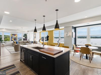 225 Strand St #401