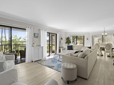 233 NE Edgewater Drive #104