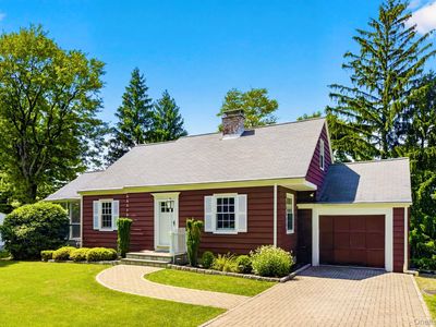 17 Pleasant View Avenue