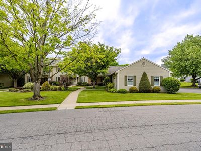 Property at 12 Ashlea Vlg, New Holland, PA