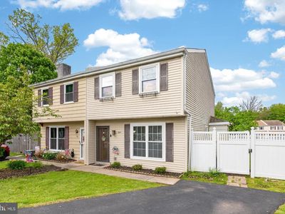 8 Elwood Ct
