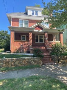 620 Highland Ave SE