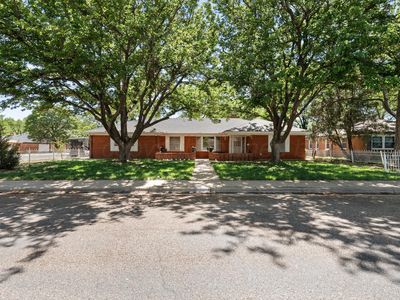 3932 Doris Dr