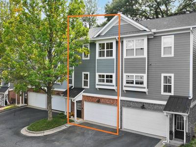 242 Carlyle Park Dr NE