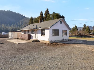 175 Rogue River Hwy