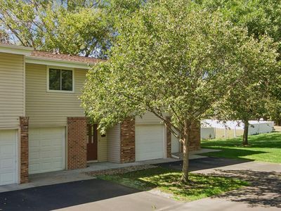 17587 Pond Cir