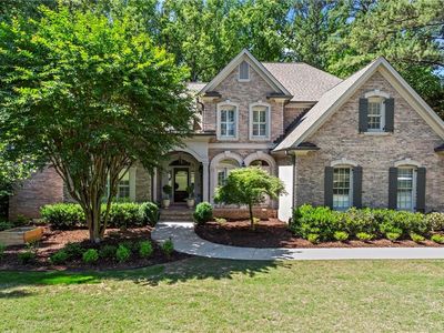711 Hallbrook Ct