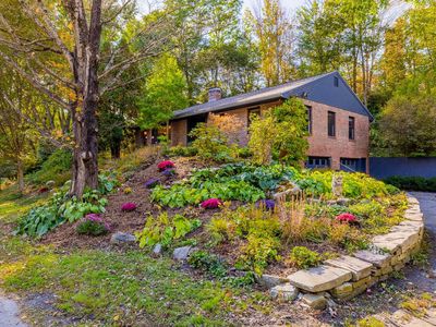 15 Currier Place