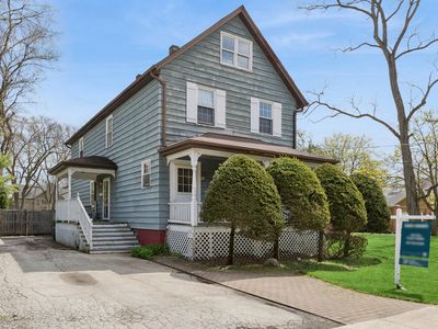 Property at 933 Harms Rd, Glenview, IL