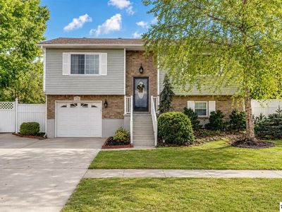 135 Meadowlake Dr
