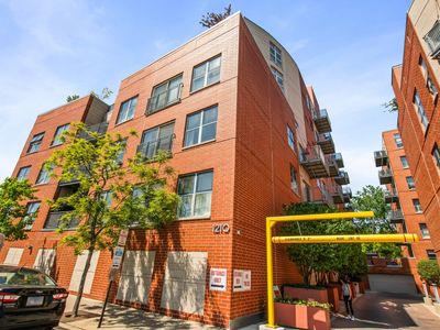 1210 Chicago Ave APT 305B