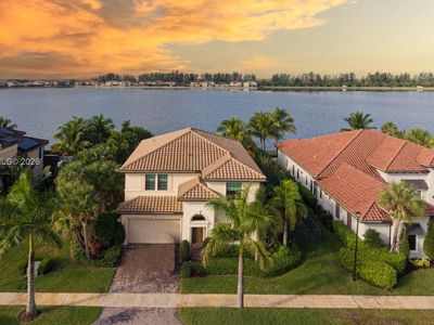 8725 Parkland Bay Dr