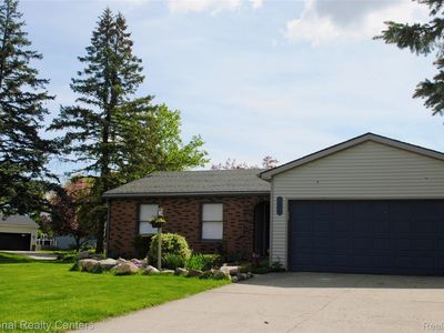 2056 Baywood Dr