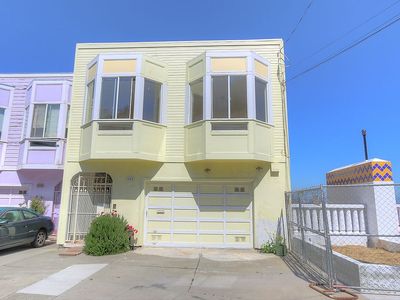 860 Jamestown Ave