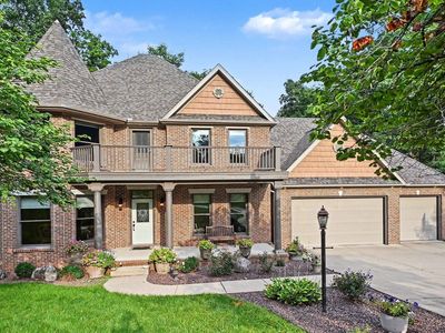 211 Greenfield Dr