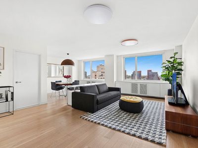 301 W 53rd St APT 18A