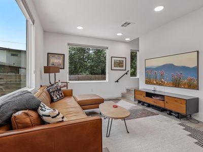 1406 Camelot Cir #2