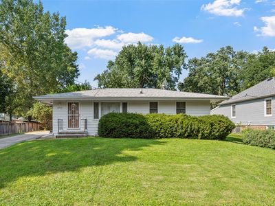 6725 Roseland Dr