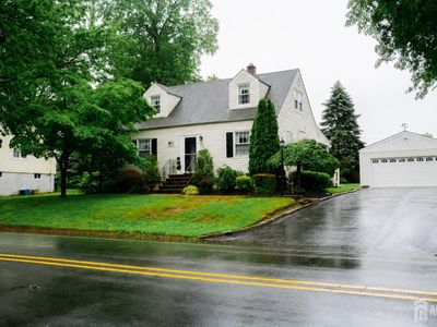 33 Lancaster Rd