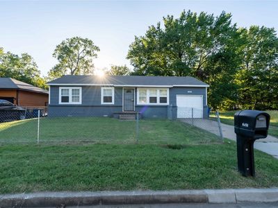 4652 N Main St