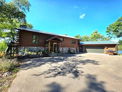 9840 Hall Dr