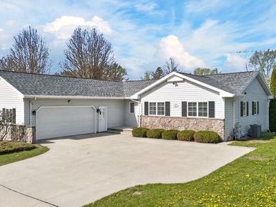 914 Hawthorne DRIVE