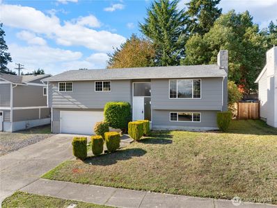 1302 N Woodlawn Street