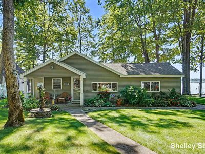3220 Wolf Lake Dr