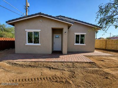 2741 W Carnauba St