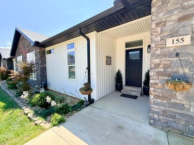 155 Lakeshore Bay Dr
