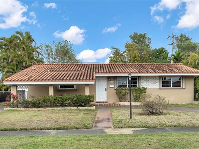 9011 SW 18th Ter