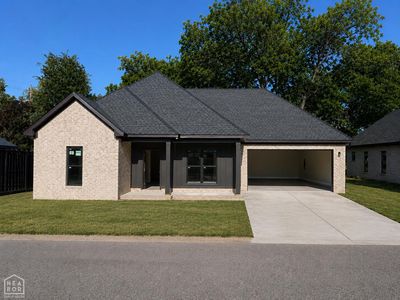 713 W Fleeman