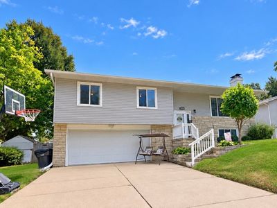 702 Sunrise Cir