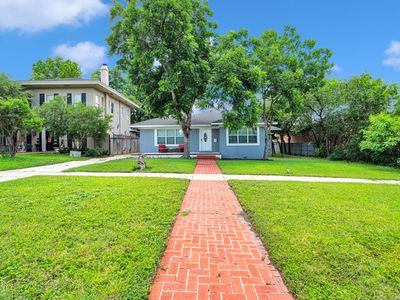 322 W HUISACHE AVE