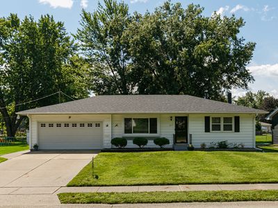 2115 W 38th Pl