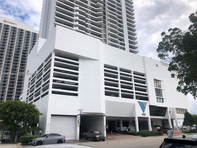 555 NE 15th St APT 20E